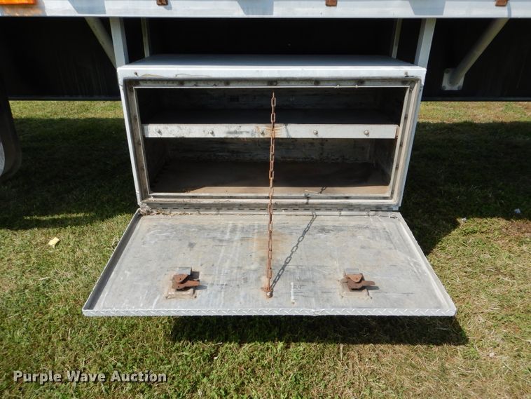 image for item FI9628 2004 Wilson CF-900 flatbed trailer