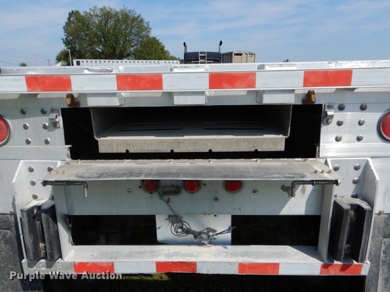 image for item FI9628 2004 Wilson CF-900 flatbed trailer