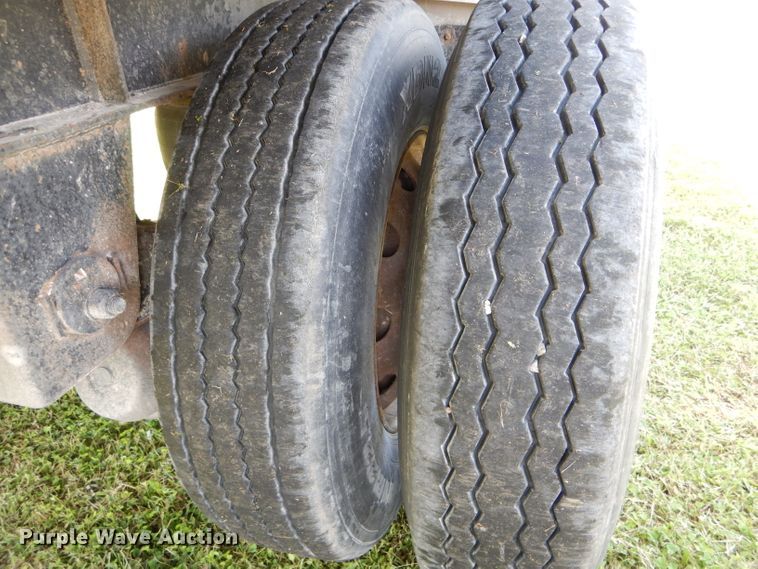 image for item FI9628 2004 Wilson CF-900 flatbed trailer