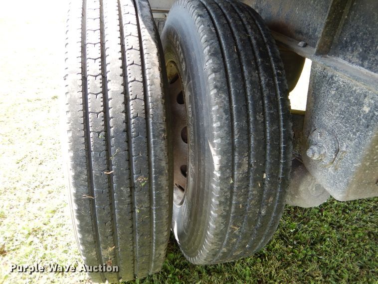 image for item FI9628 2004 Wilson CF-900 flatbed trailer