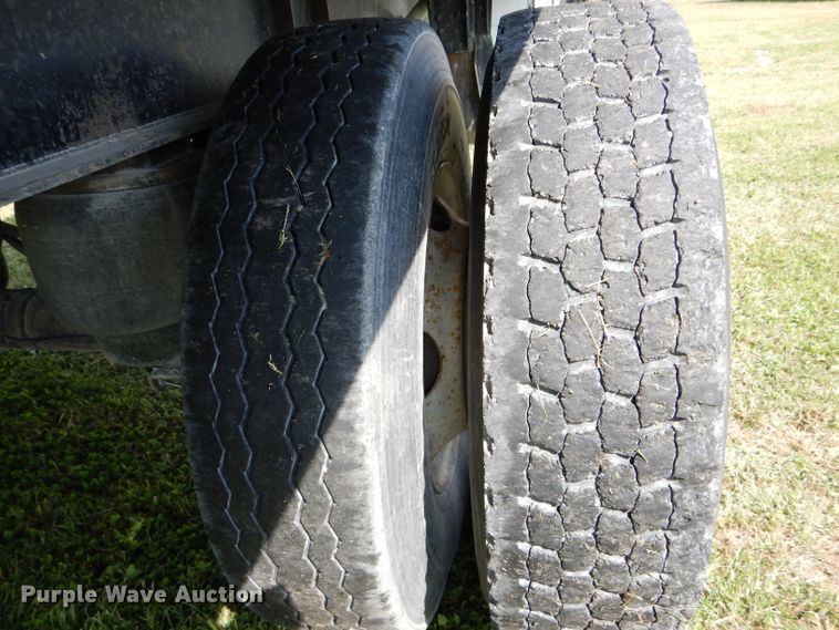 image for item FI9628 2004 Wilson CF-900 flatbed trailer