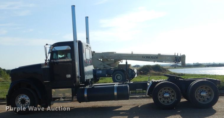 image for item FU9509 2006 Freightliner Classic semi truck