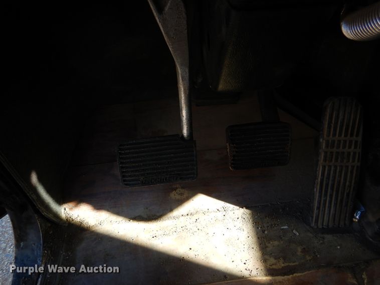 image for item FU9509 2006 Freightliner Classic semi truck