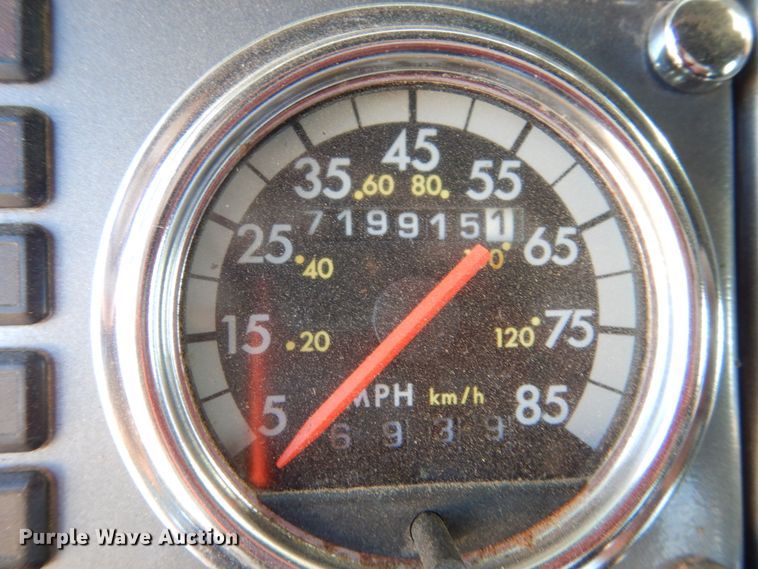 image for item FU9509 2006 Freightliner Classic semi truck