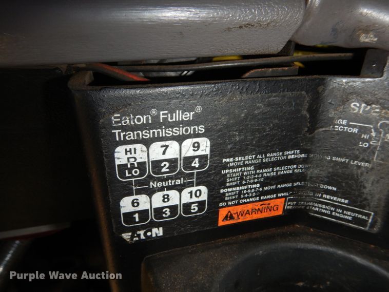 image for item FU9509 2006 Freightliner Classic semi truck