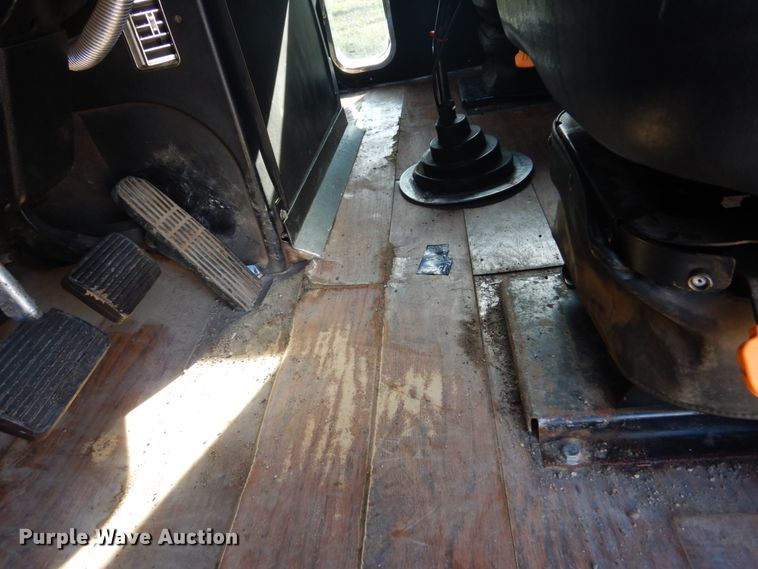 image for item FU9509 2006 Freightliner Classic semi truck