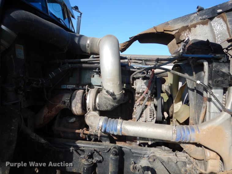 image for item FU9509 2006 Freightliner Classic semi truck