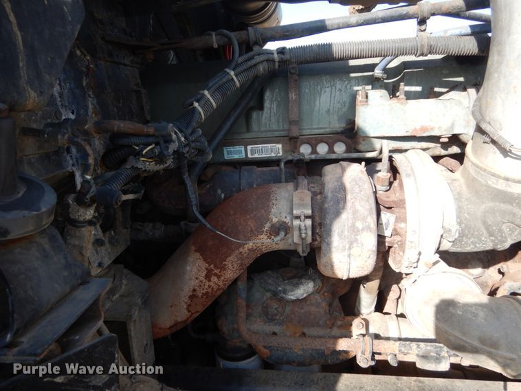 image for item FU9509 2006 Freightliner Classic semi truck