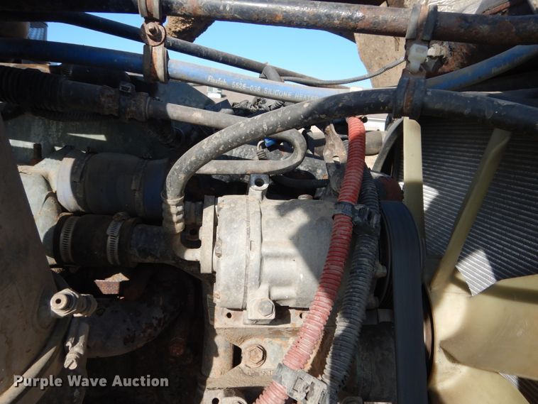 image for item FU9509 2006 Freightliner Classic semi truck