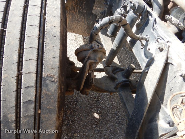 image for item FU9509 2006 Freightliner Classic semi truck