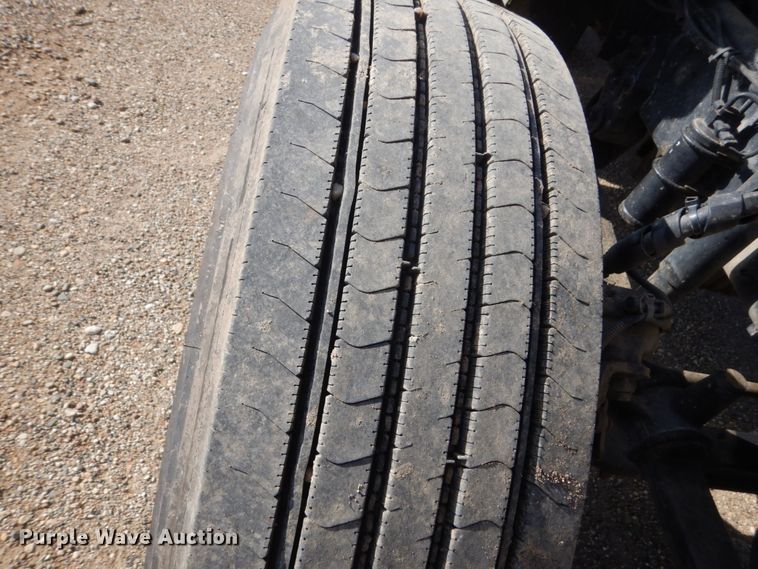 image for item FU9509 2006 Freightliner Classic semi truck