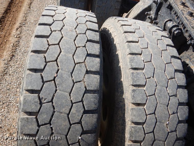 image for item FU9509 2006 Freightliner Classic semi truck