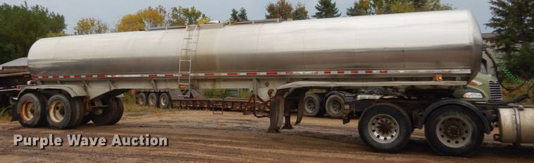 image for item FU9534 1975 Walker tank trailer