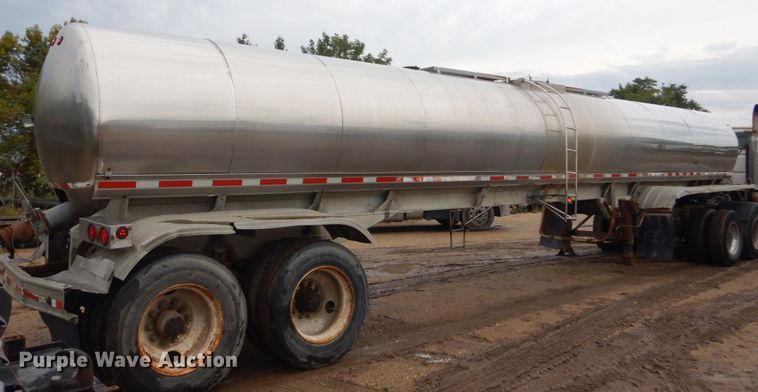 image for item FU9534 1975 Walker tank trailer