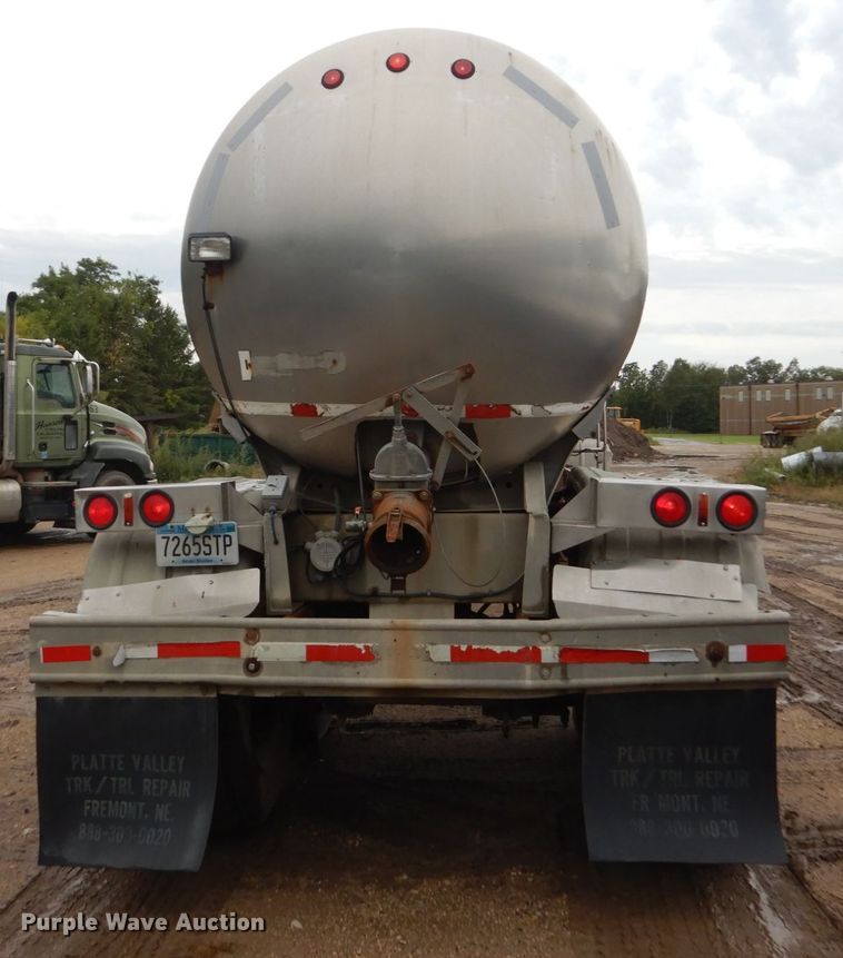 image for item FU9534 1975 Walker tank trailer