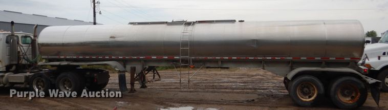 image for item FU9534 1975 Walker tank trailer