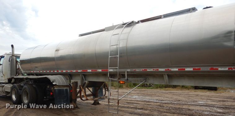 image for item FU9534 1975 Walker tank trailer