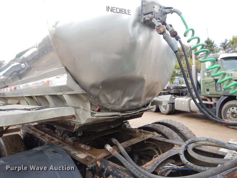 image for item FU9534 1975 Walker tank trailer