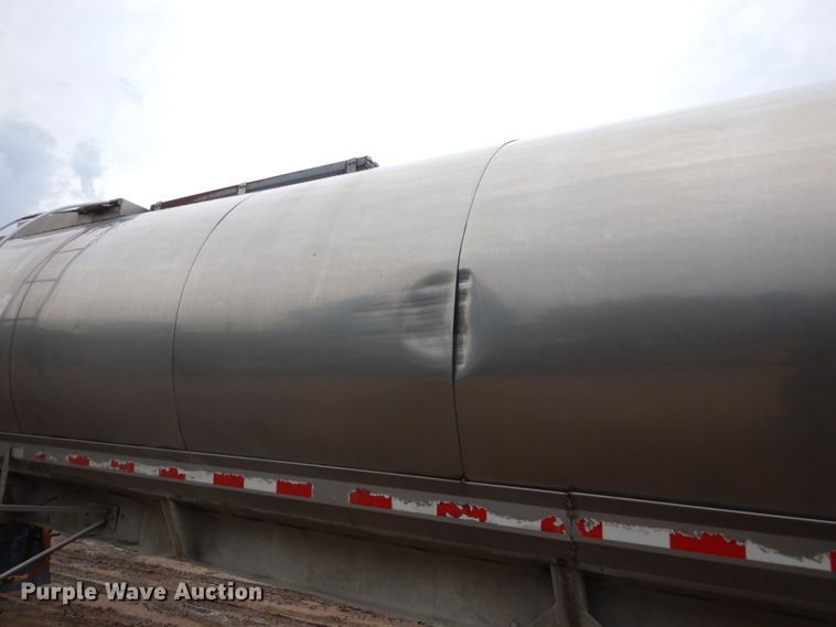 image for item FU9534 1975 Walker tank trailer