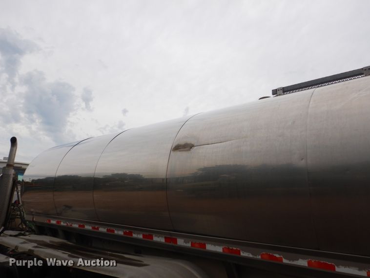 image for item FU9534 1975 Walker tank trailer