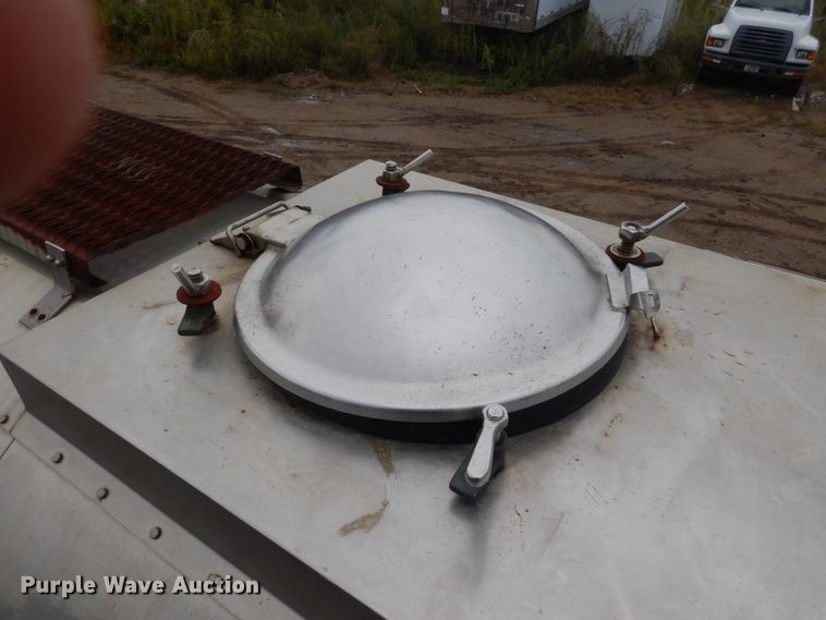 image for item FU9534 1975 Walker tank trailer