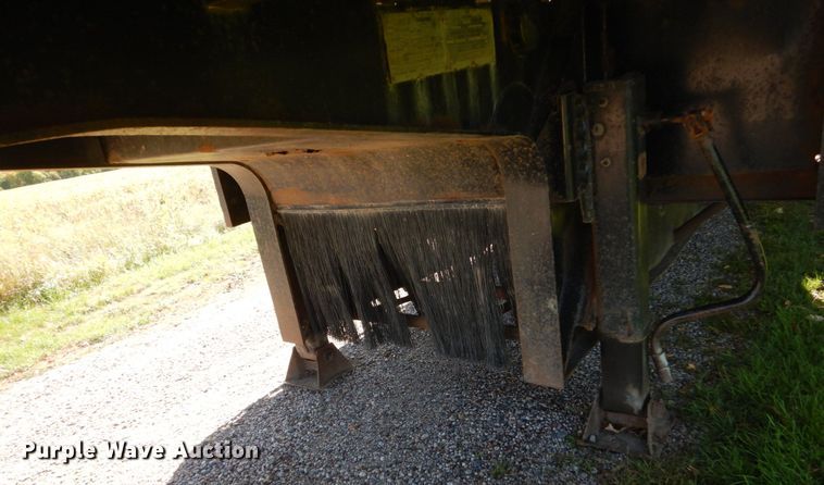 image for item FU9553 2004 Doonan 482DB14B drop deck trailer