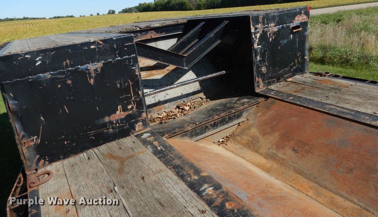 image for item FU9553 2004 Doonan 482DB14B drop deck trailer