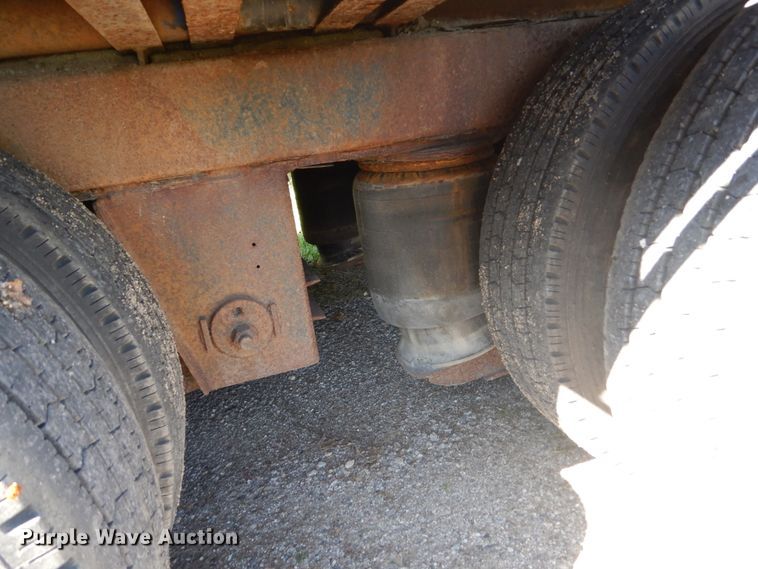 image for item FU9553 2004 Doonan 482DB14B drop deck trailer