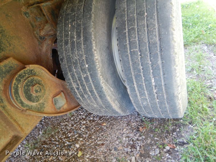 image for item FU9553 2004 Doonan 482DB14B drop deck trailer