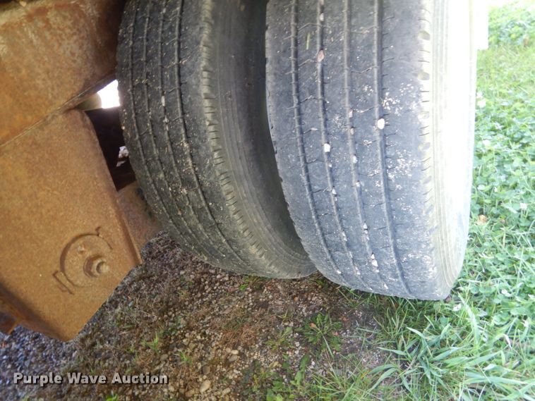 image for item FU9553 2004 Doonan 482DB14B drop deck trailer