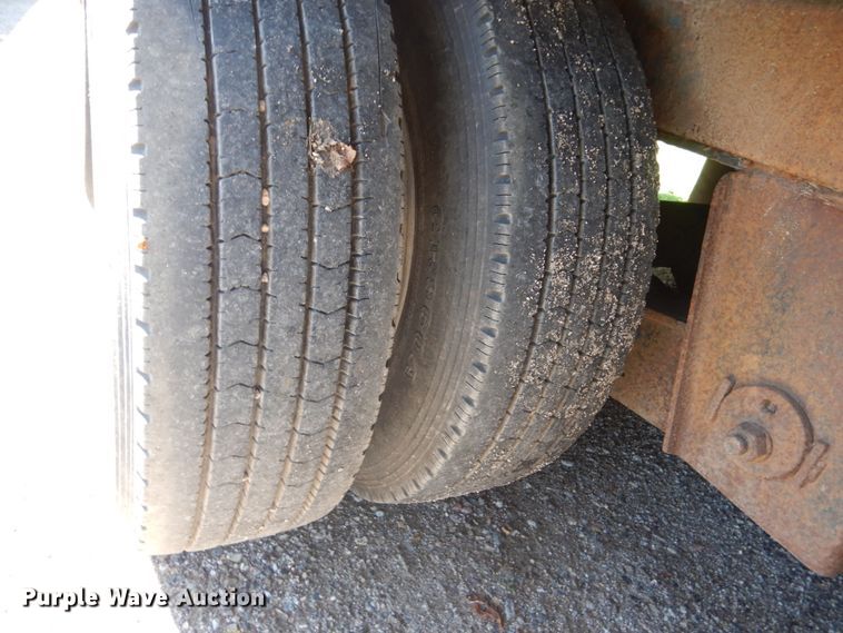 image for item FU9553 2004 Doonan 482DB14B drop deck trailer