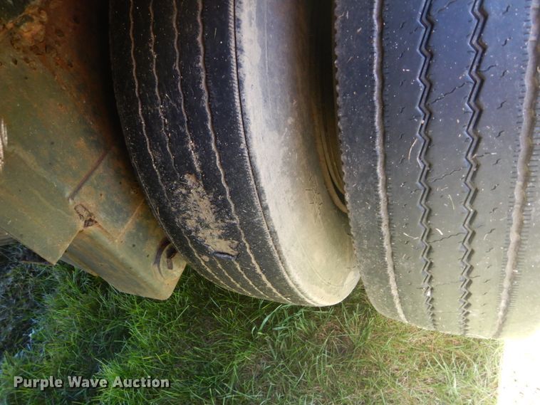 image for item FU9554 1992 golf cart carrier trailer