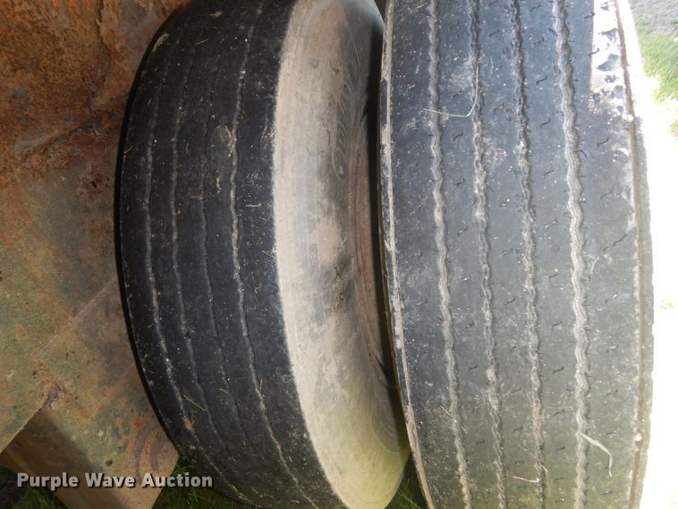 image for item FU9554 1992 golf cart carrier trailer