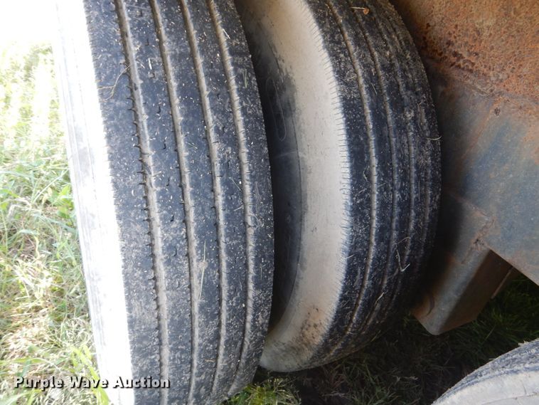 image for item FU9554 1992 golf cart carrier trailer