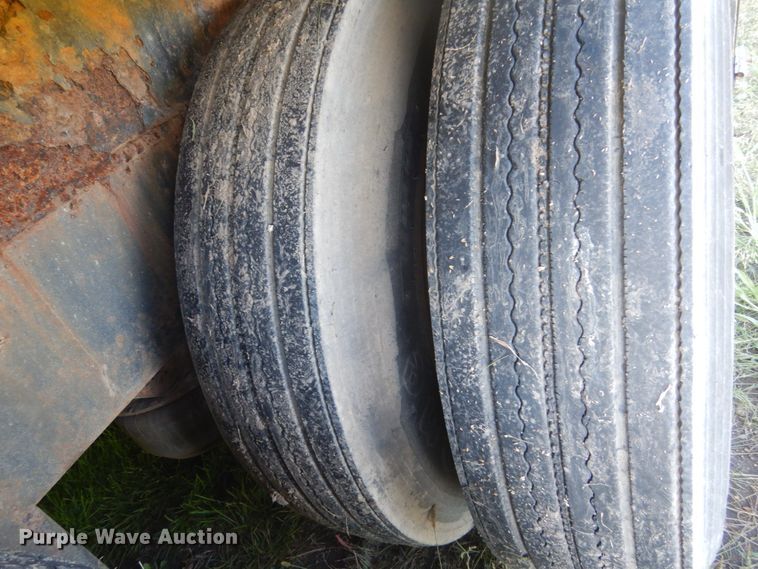 image for item FU9554 1992 golf cart carrier trailer