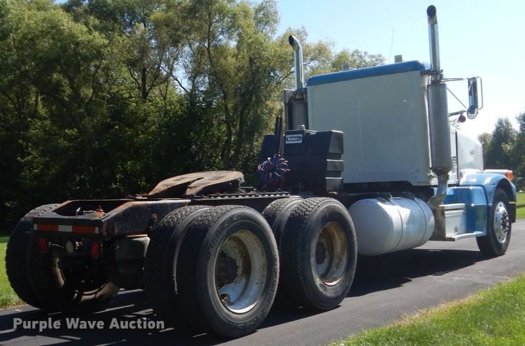 image for item FU9556 1997 Peterbilt 377 semi truck