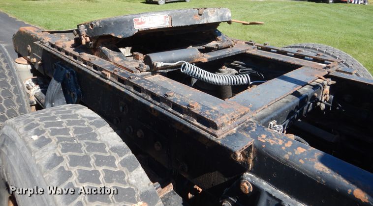 image for item FU9556 1997 Peterbilt 377 semi truck