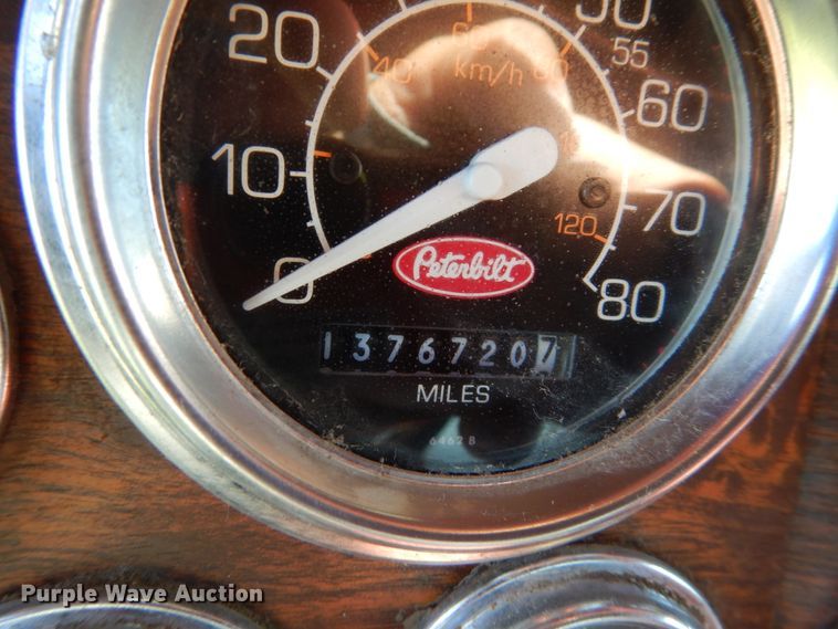 image for item FU9556 1997 Peterbilt 377 semi truck