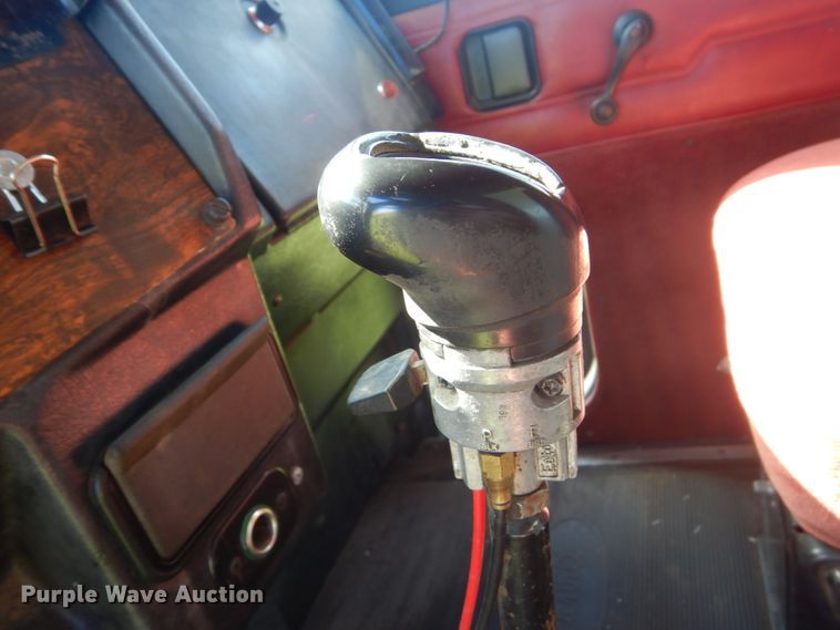 image for item FU9556 1997 Peterbilt 377 semi truck