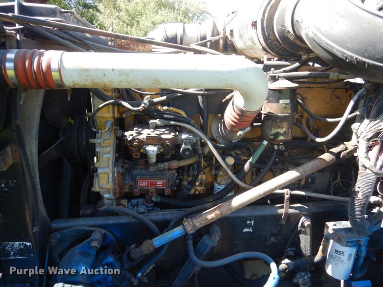 image for item FU9556 1997 Peterbilt 377 semi truck