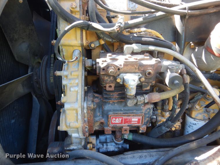 image for item FU9556 1997 Peterbilt 377 semi truck