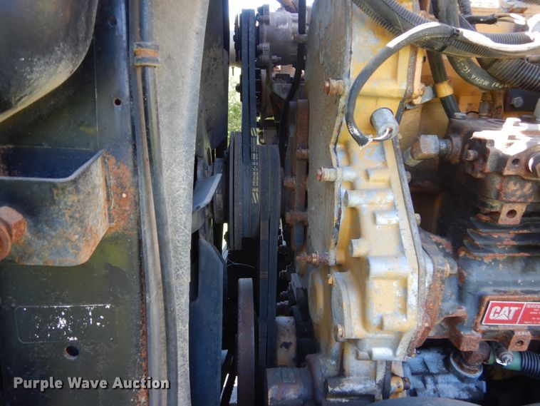 image for item FU9556 1997 Peterbilt 377 semi truck