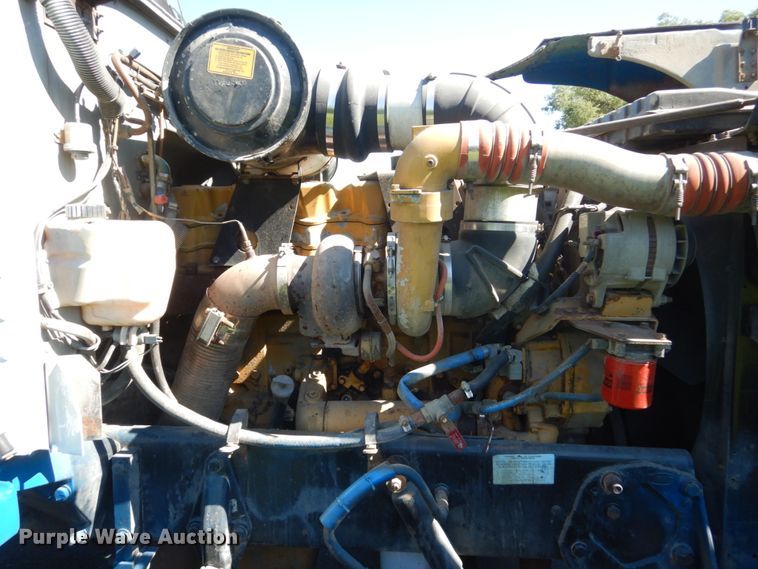 image for item FU9556 1997 Peterbilt 377 semi truck