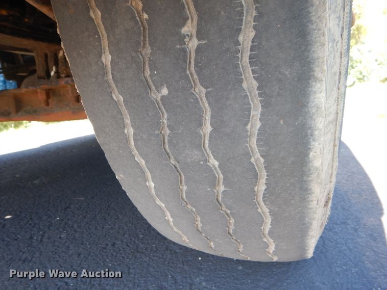 image for item FU9556 1997 Peterbilt 377 semi truck