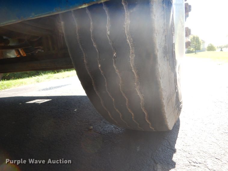 image for item FU9556 1997 Peterbilt 377 semi truck