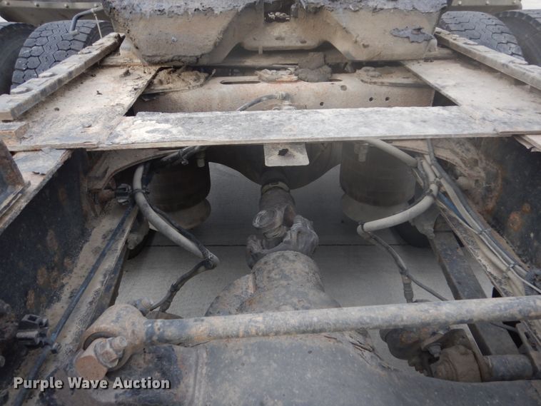 image for item FU9566 2007 Freightliner Columbia semi truck