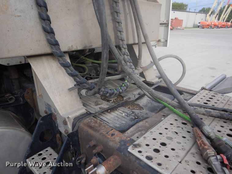 image for item FU9566 2007 Freightliner Columbia semi truck