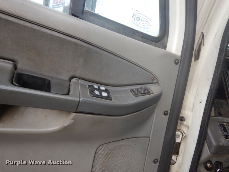 image for item FU9566 2007 Freightliner Columbia semi truck