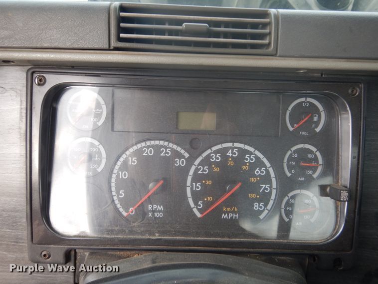 image for item FU9566 2007 Freightliner Columbia semi truck