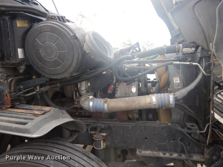 image for item FU9566 2007 Freightliner Columbia semi truck